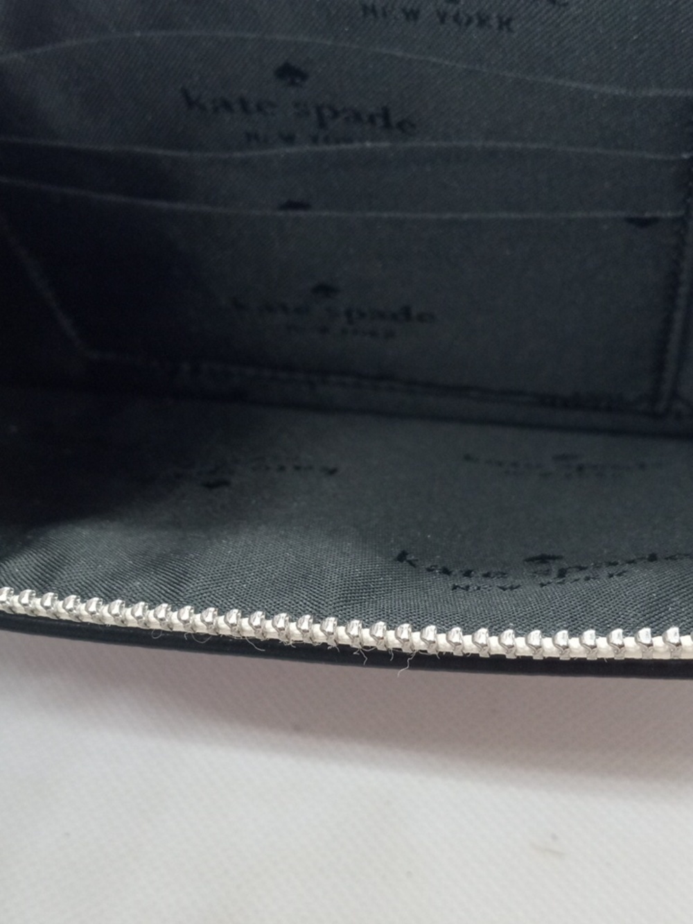 KATE SPADE LUCY WRISTLET - Picture 6 of 8
